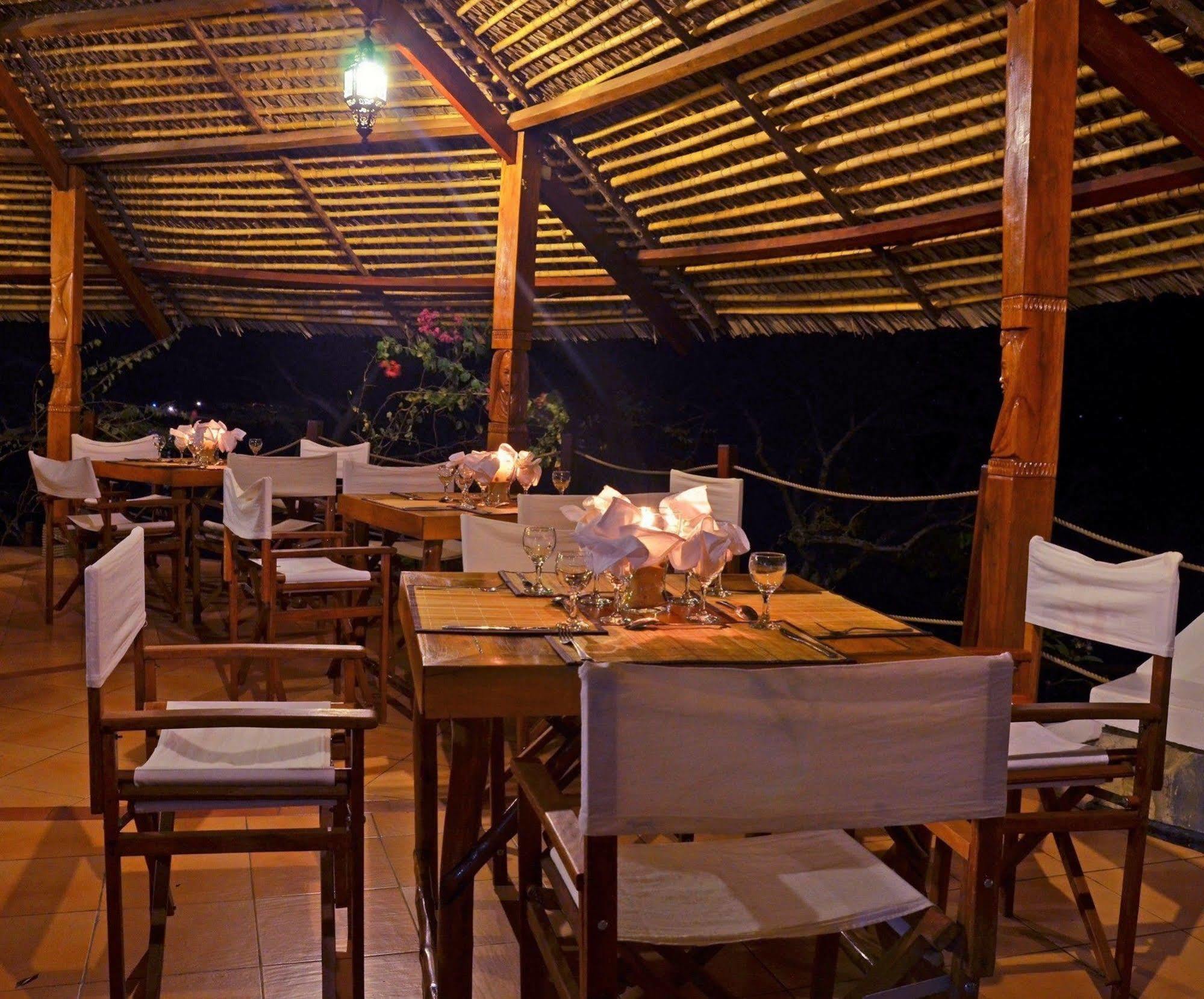 Auberge Le Maki Lodge Ampangorinana Zewnętrze zdjęcie
