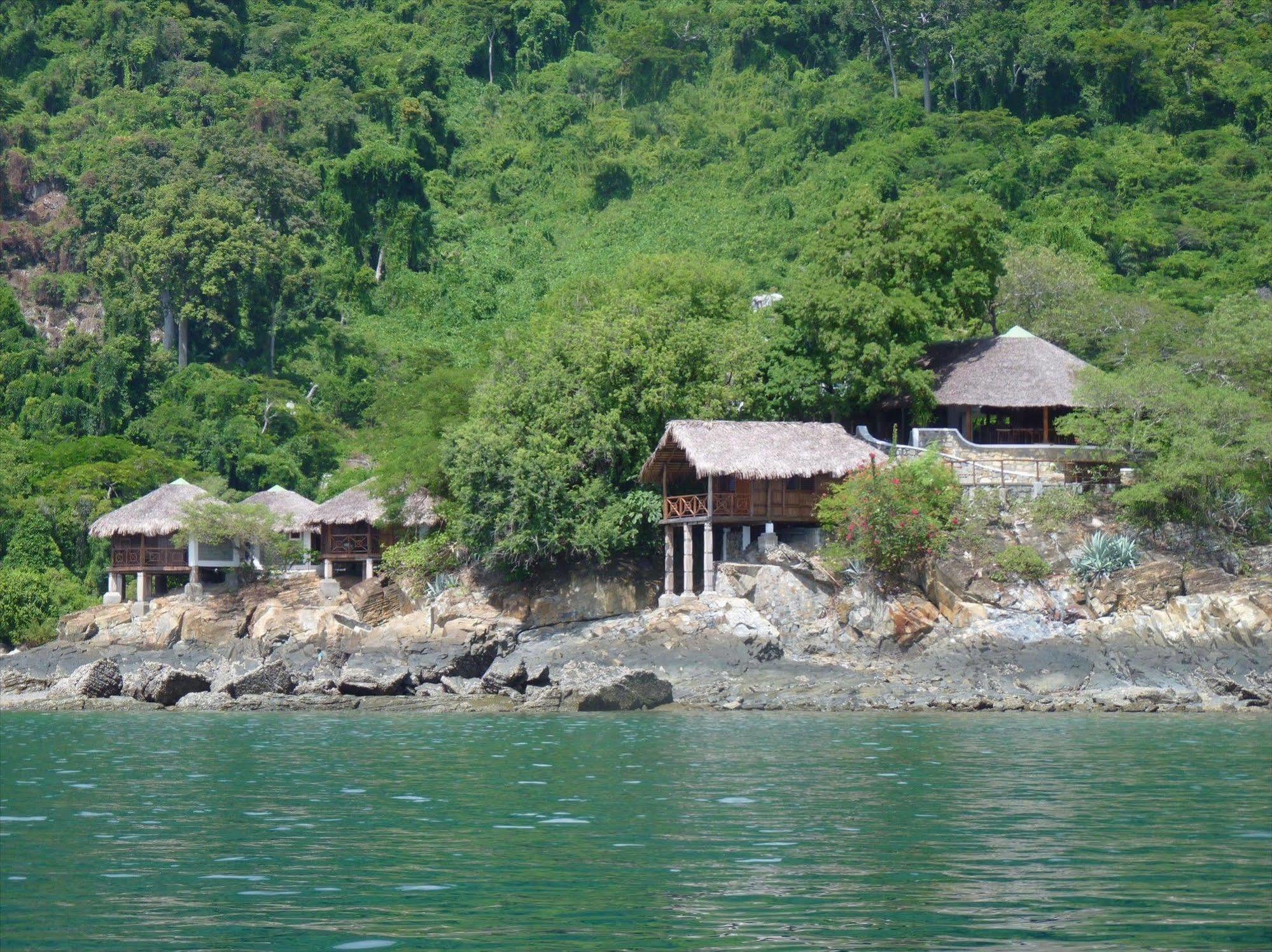 Auberge Le Maki Lodge Ampangorinana Zewnętrze zdjęcie