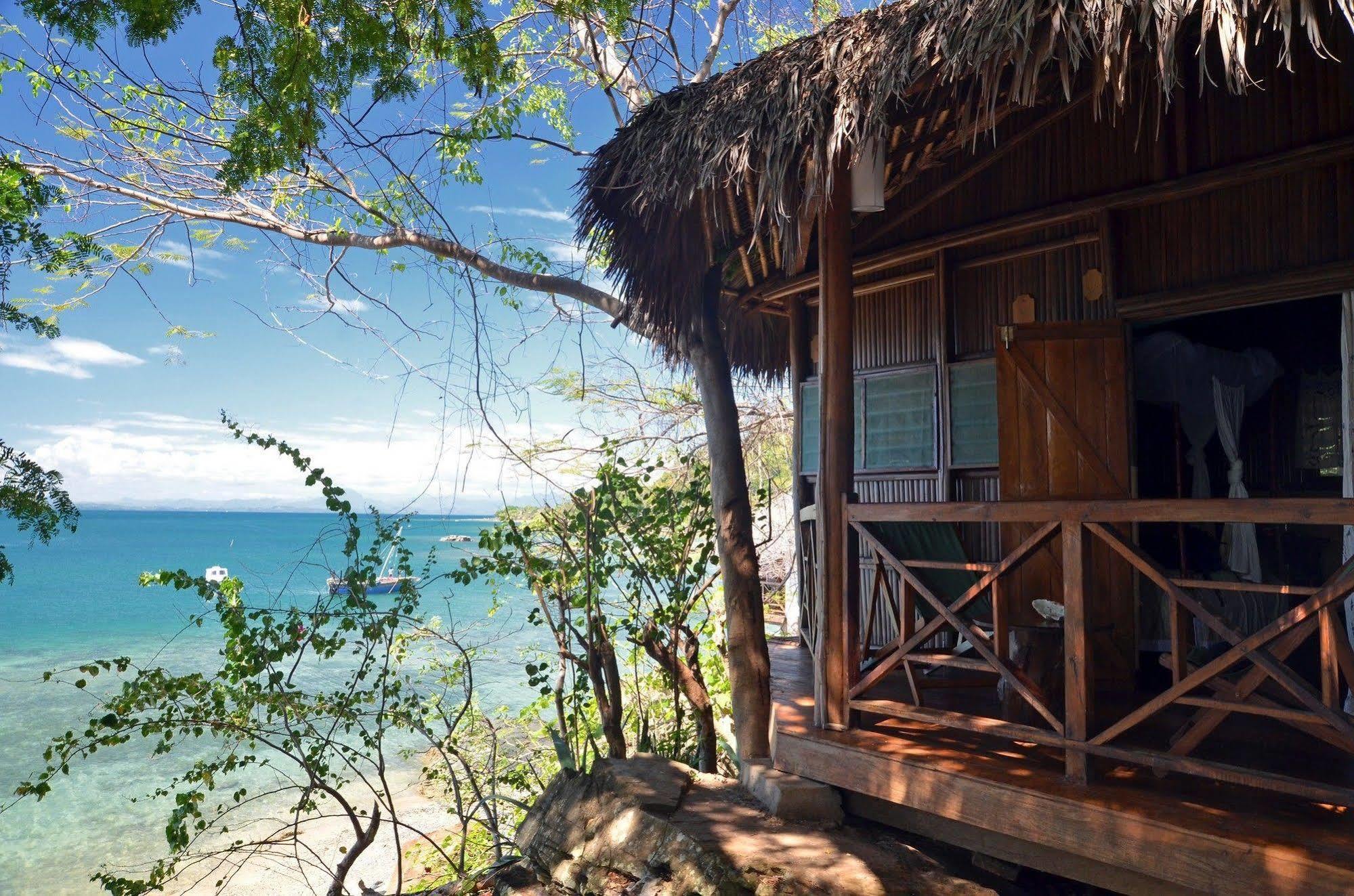 Auberge Le Maki Lodge Ampangorinana Zewnętrze zdjęcie