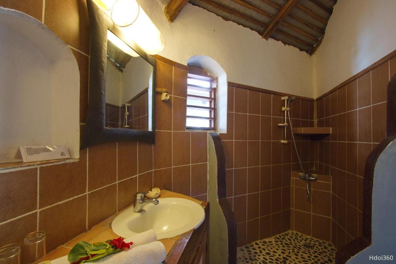 Auberge Le Maki Lodge Ampangorinana Zewnętrze zdjęcie